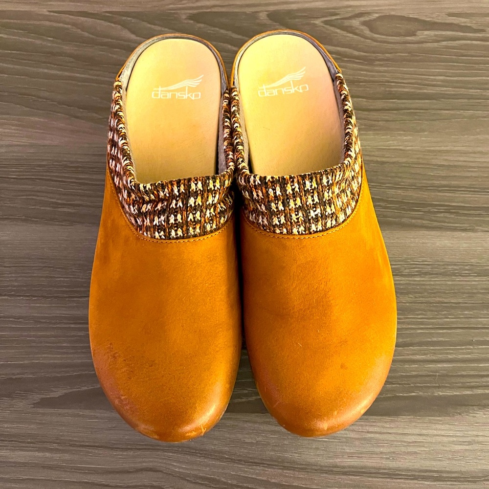 NWOT Dansko Clogs Sz 41